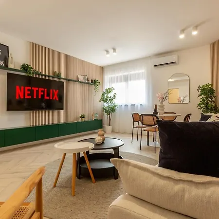 Elegant 1br - Old Town Sapphire - River View Apartament *