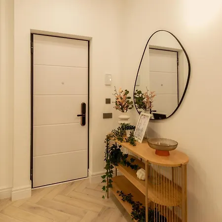 Apartament Elegant 1br - Old Town Sapphire - River View Bukareszt