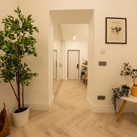 Apartment Elegant 1br - Old Town Sapphire - River View Bucharest
