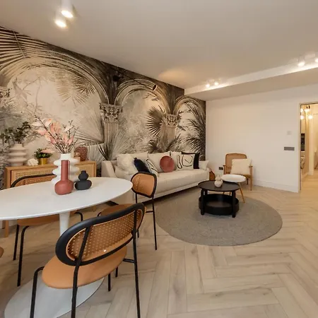 Elegant 1br - Old Town Sapphire - River View Бухарест