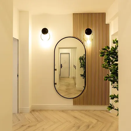 Elegant 1br - Old Town Sapphire - River View Бухарест