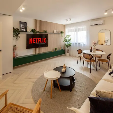 Elegant 1br - Old Town Sapphire - River View *