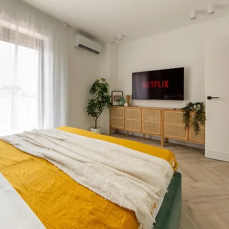 Elegant 1br - Old Town Sapphire - River View