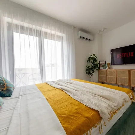 Elegant 1br - Old Town Sapphire - River View