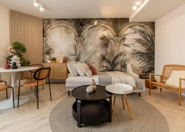 Elegant 1br - Old Town Sapphire - River View Bükreş