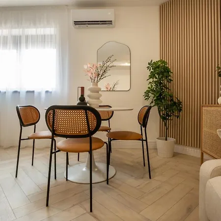 דירה Elegant 1br - Old Town Sapphire - River View *