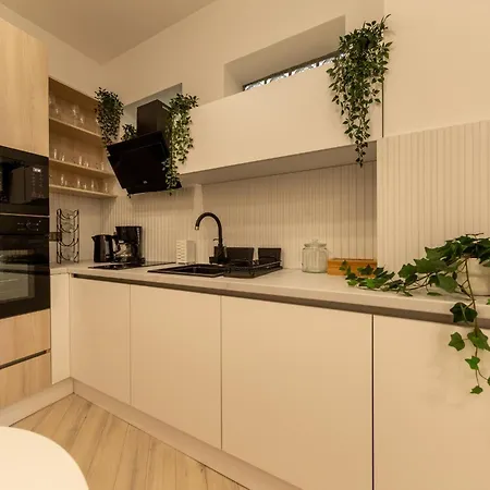 Elegant 1br - Old Town Sapphire - River View דירה *