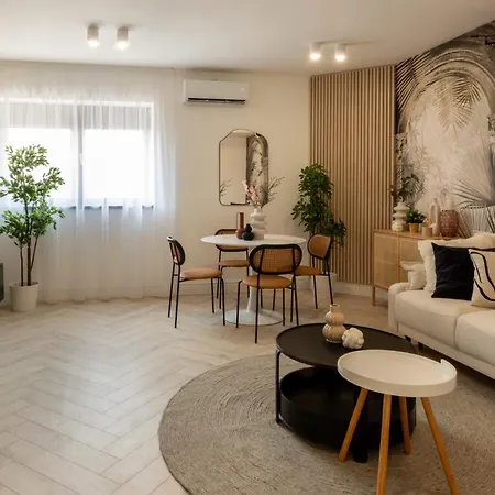 Elegant 1br - Old Town Sapphire - River View דירה