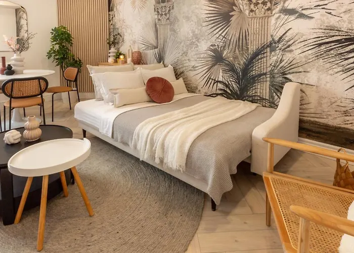 Elegant 1br - Old Town Sapphire - River View Apartment Bucharest