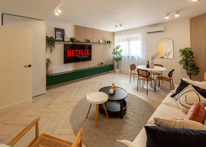 Elegant 1br - Old Town Sapphire - River View *