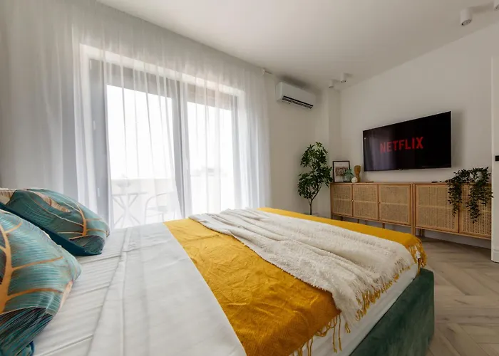 Elegant 1br - Old Town Sapphire - River View