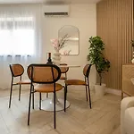 Apartment Elegant 1br - Old Town Sapphire - River View *
