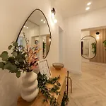 Apartment Elegant 1br - Old Town Sapphire - River View