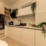 Elegant 1br - Old Town Sapphire - River View Apartment *