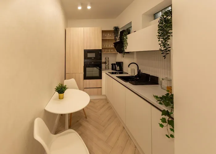 Apartment Elegant 1br - Old Town Sapphire - River View